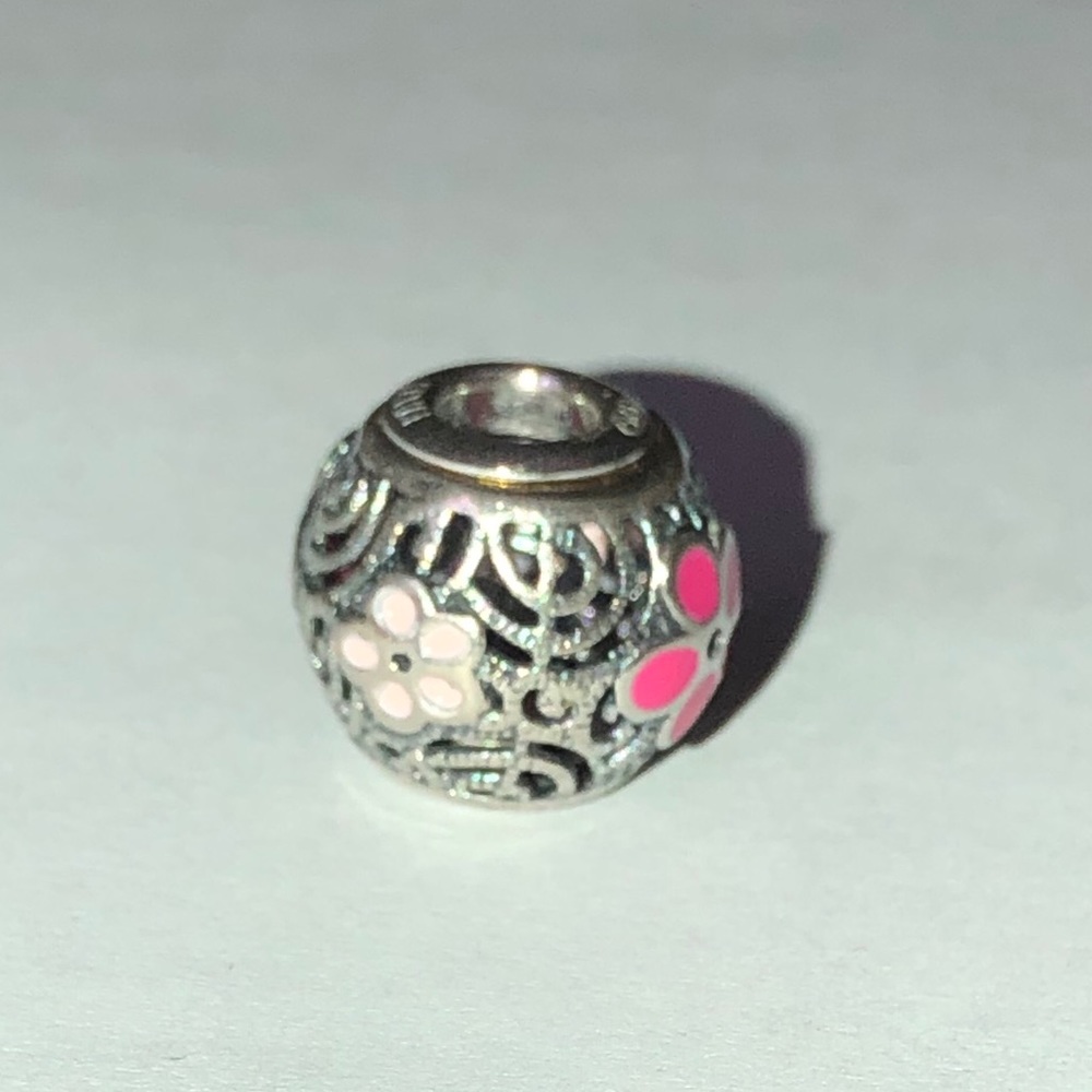 Flower bead